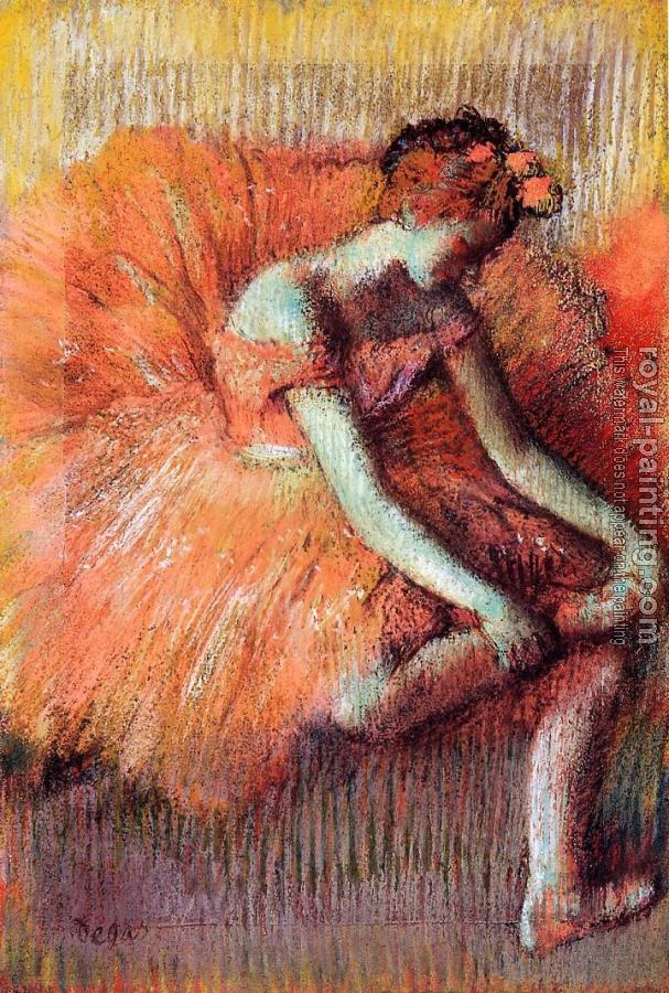 Edgar Degas : Dancer Adjusting Her Sandel